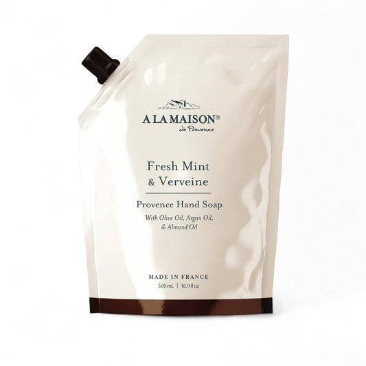 A LA MAISON Fresh Mint Verveine refill pouch ready to reduce plastic waste while freshening hands.