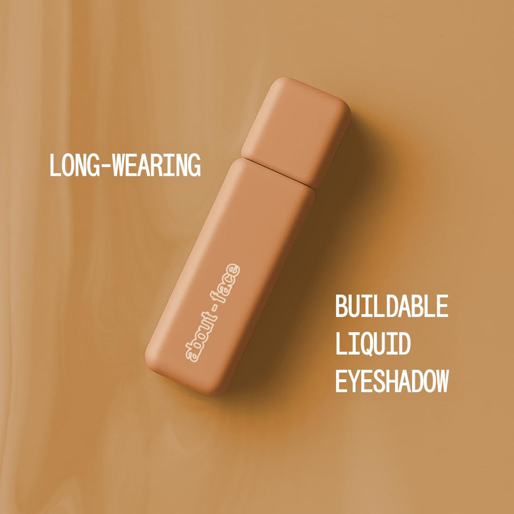 AboutFace applicator close-up for precise, easy eyelid application.