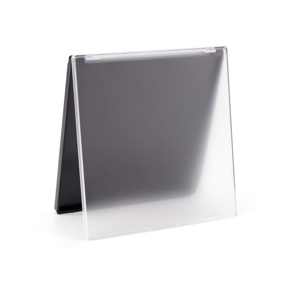 AJLTPA travel-ready magnetic palette for on-the-go makeup organization