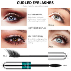 Alisesun Vibely eyeliner pen in action for precise black line
