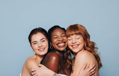 ALIVE:LAB ALIVELAB O2 lifestyle shot with dry flaky scalp care routine.