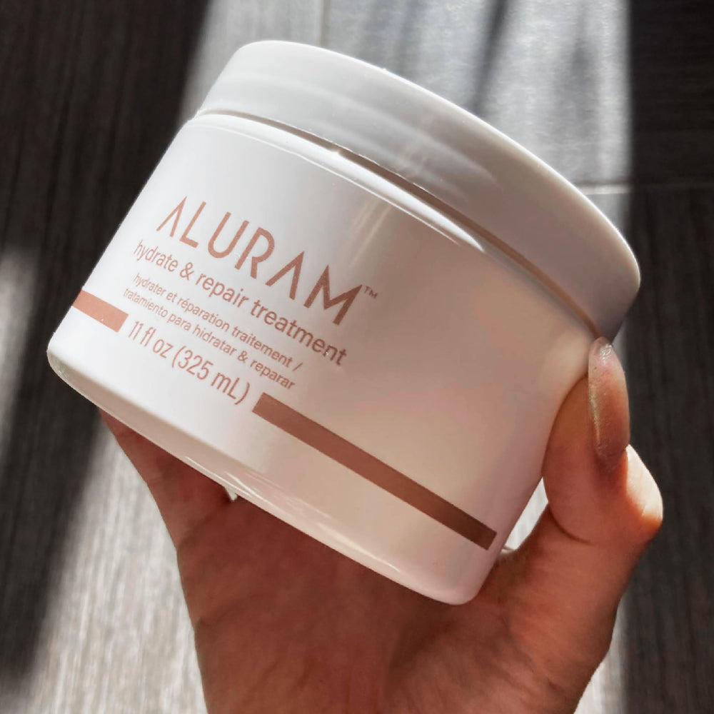 Close-up of rich cream texture for deep hydration.