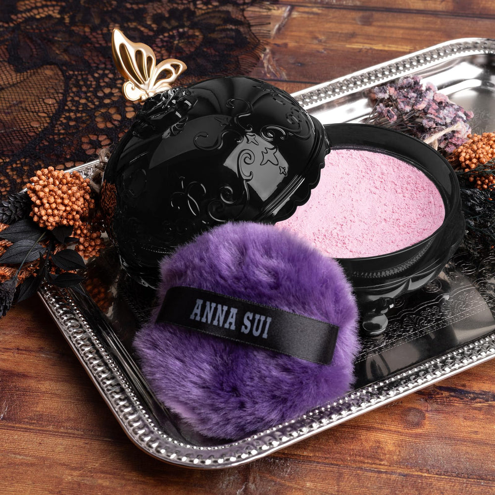 ANNA SUI Loose Face Powder brightening effect for subtle glow