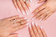 APRÉS Gel-X round shape tip ideal for natural curved nails.