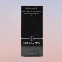 Brush application showing seamless blend into the jawline for natural edges.