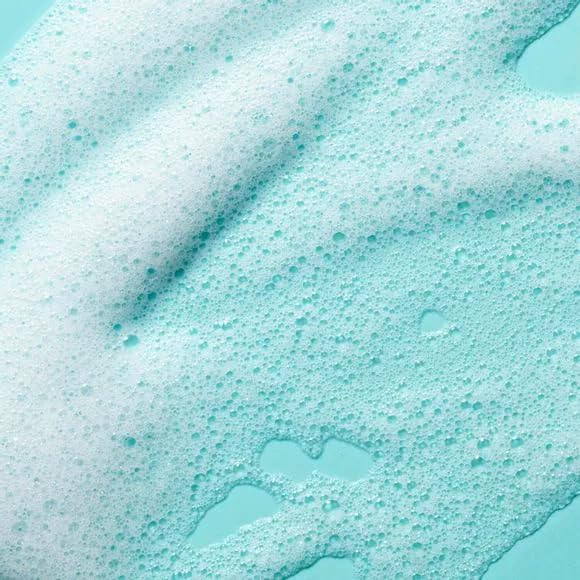 Foamy lather from AVON Organist Rosemary Mint Shampoo delivers cooling cleanse.
