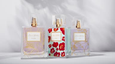 Badgley Mischka Ava EDP label detail, brand-inspired elegance.