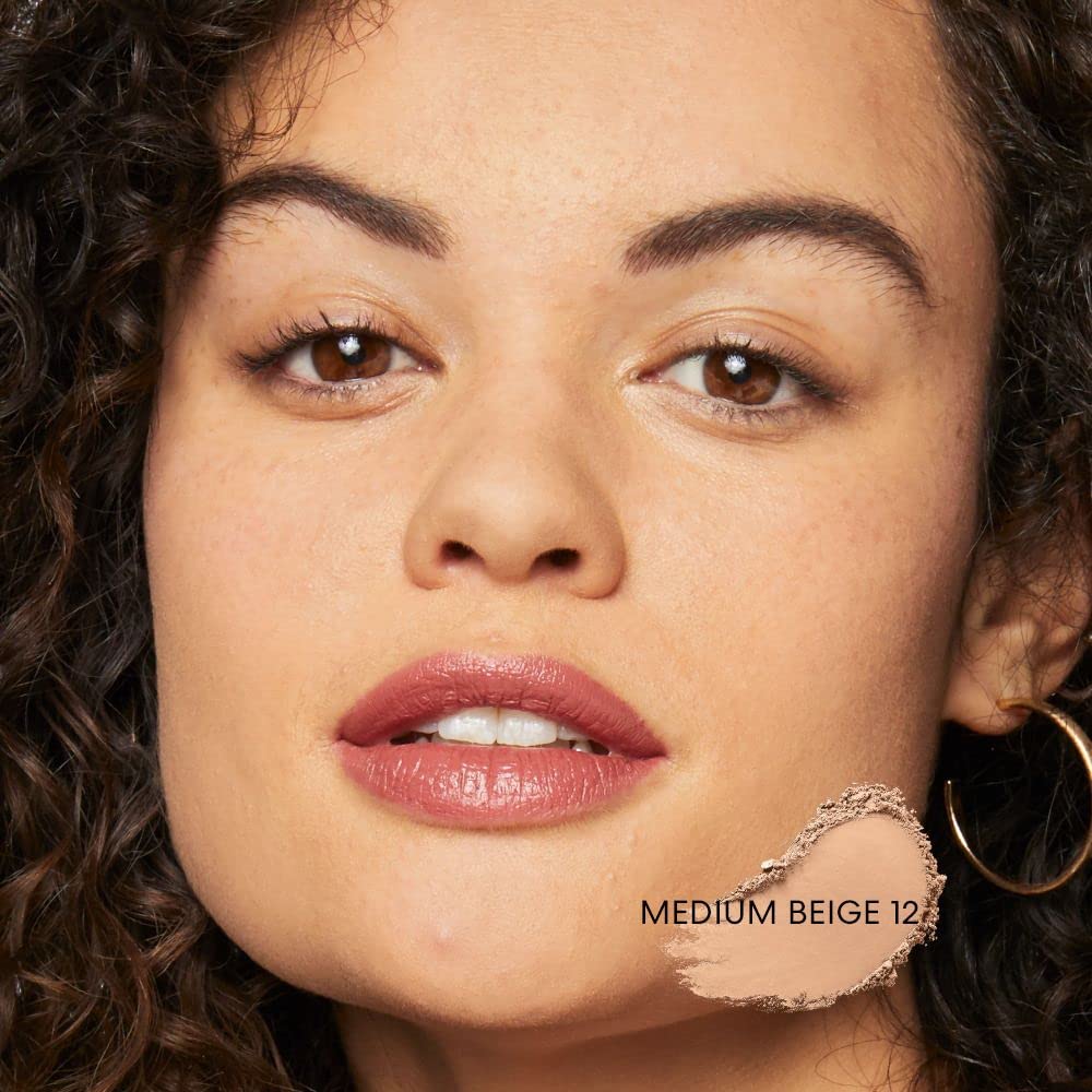 bareMinerals Original Matte Loose Foundation SPF 15 close-up highlights pore-minimizing effect