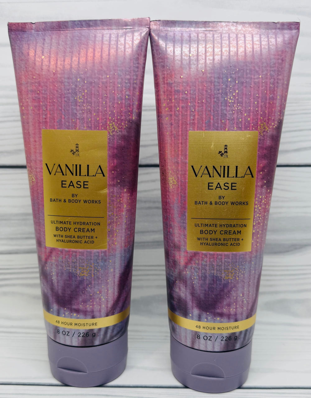 Packaging side view of Bath & Body Works Vanilla Ease Ultimate Hydration Cream pack for gifting