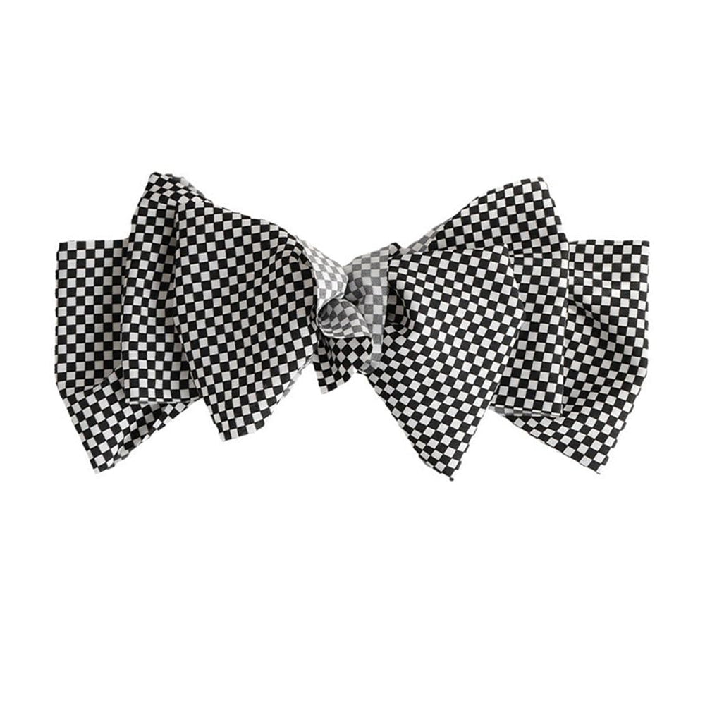 BBTDIN grosgrain bow hair clip offers secure wear for kids.