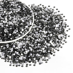 Glass Beadsland rhinestones with precise cut for sparkle