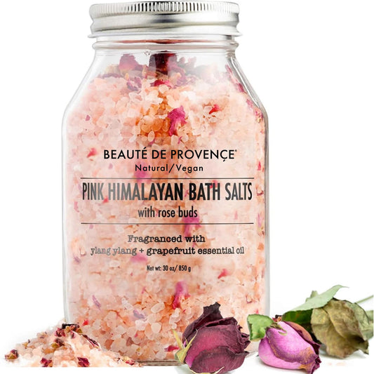 BEAUTE DE PROVENCE pink Himalayan bath salt with rose petals promotes relaxation and mineral nourishment.