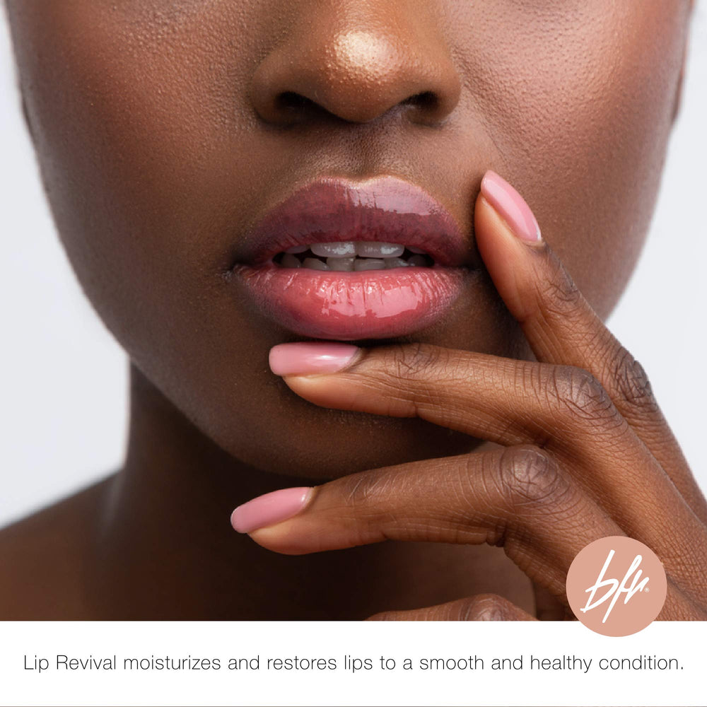 Beauty For Real Lip Revival Orange Spice exfoliation action shows gentle lip skin renewal.