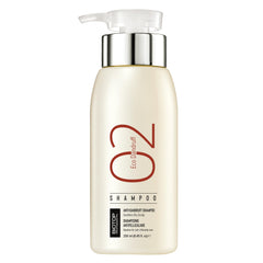 Biotop Professional 02 Eco Dandruff Shampoo bottle with pump promotes scalp hydration.