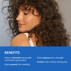 Biotop Professional 04 application scene on scalp demonstrating massage technique.