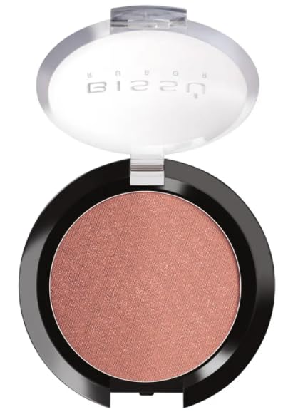 Bissú Blush 23 Peony powder adds vibrant color for a healthy glow and easy blending.