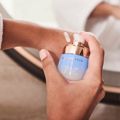 Bloomeffects Tulip Dew Drops drops on finger suggest quick absorption and hydration