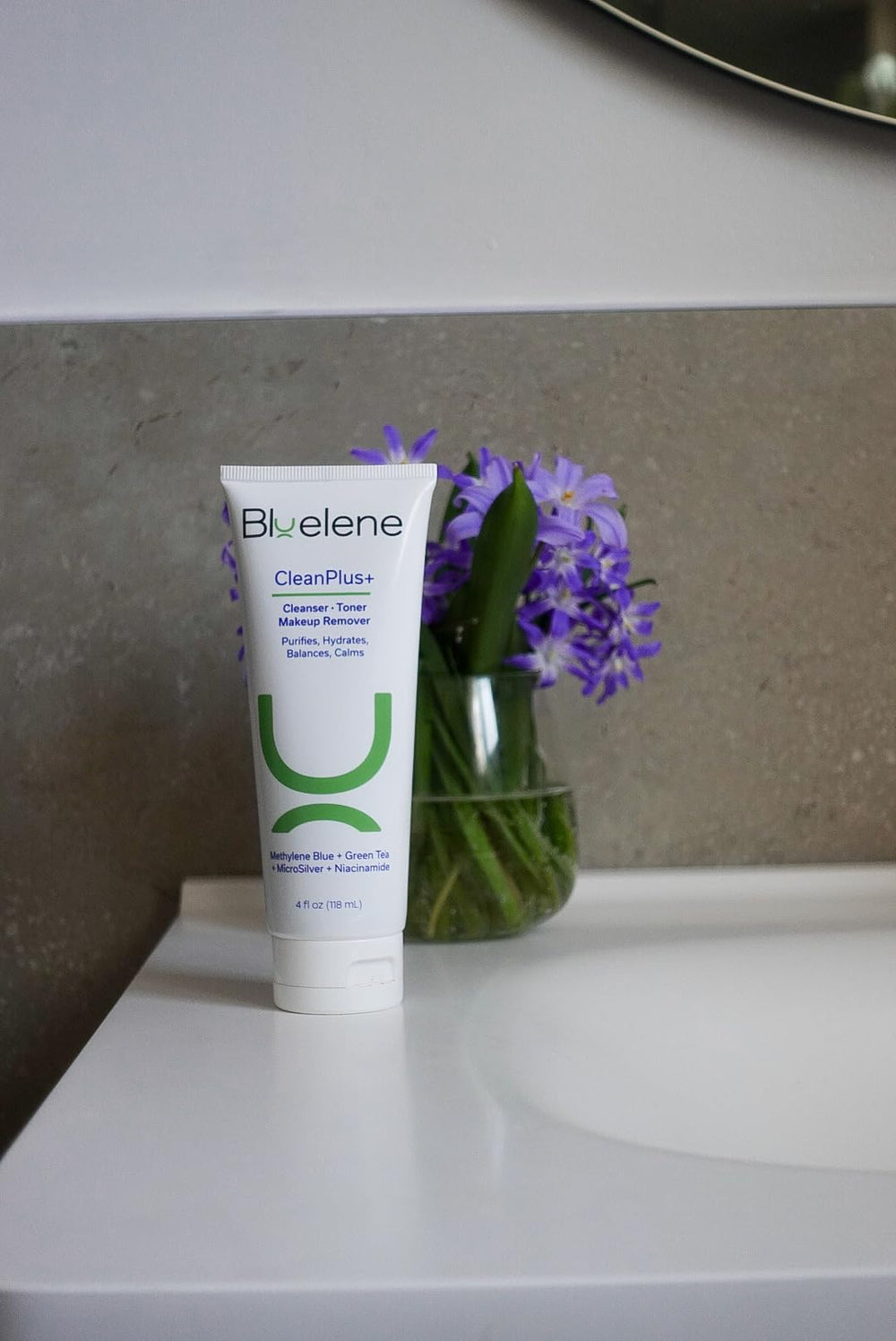 Bluelene CleanPlus+ ingredients niacinamide and methylene blue for hydration and balanced tone