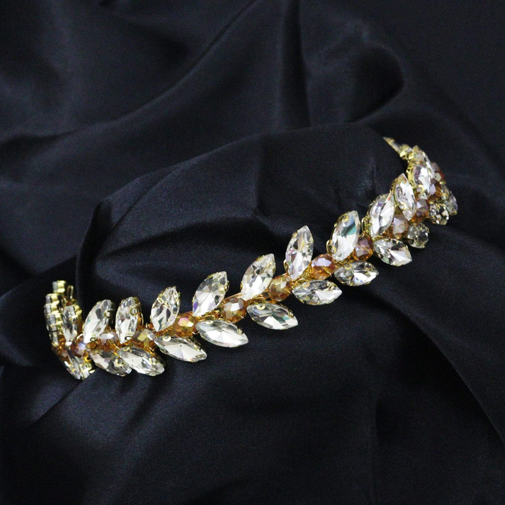 Brihasory headband decor suitable for parties and galas.