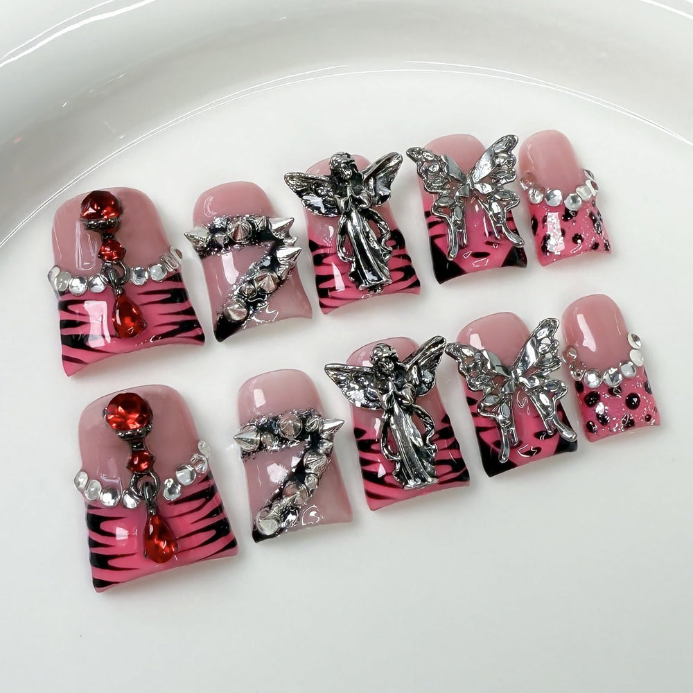 BRKYKGK short duck press-on nails with 3D gothic design for quick, stylish manicures.