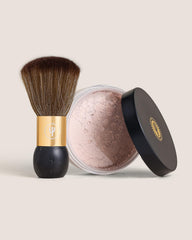 Bronze Cactus quick-dry powder kit for face and body leaves skin smooth and residue-free after tanning.