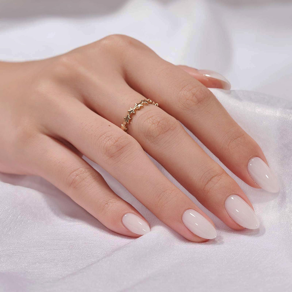 BTArtbox white cream-puff nails close-up with soft gel finish for natural look.