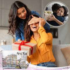 Bulyoou Central Park themed cosmetic bag, versatile travel companion