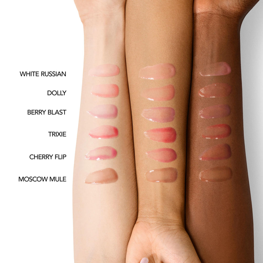 Buxom Trixie plush doe-foot applicator ensures smooth, even application