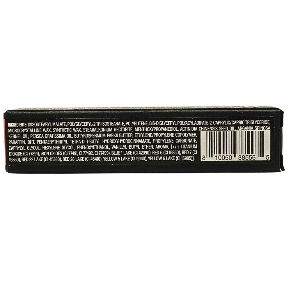BY MARIO MoistureGlow line lipliner look demonstrates a fuller appearance.