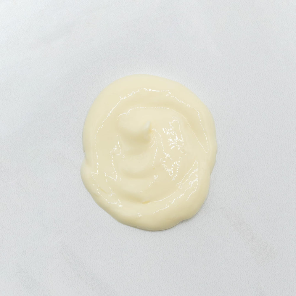 Lemon fragrance note complements daily scent layering with other products.