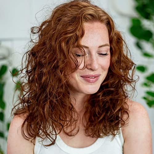 Buildable lift and volume with Calista Embellish Finishing Spray.