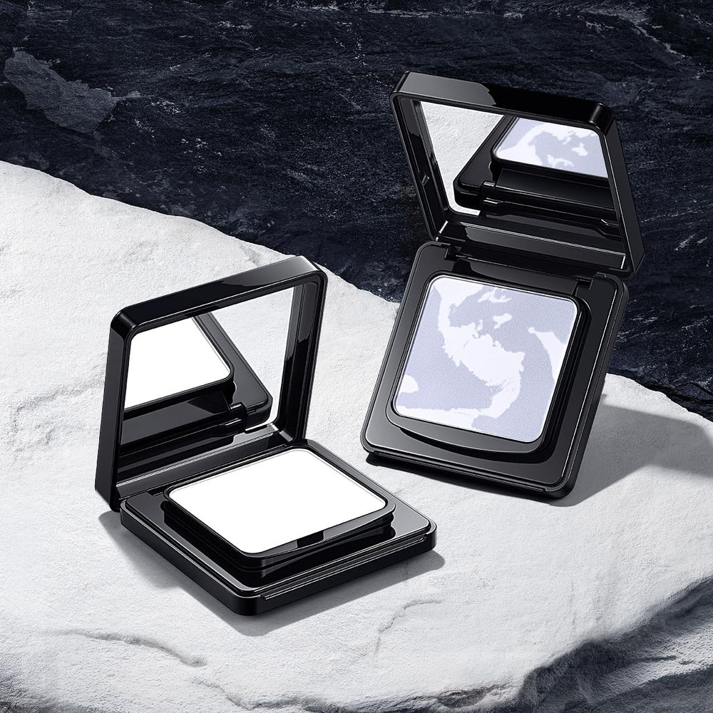 CARSLAN poreless-looking finish with refined texture for smoother complexion.