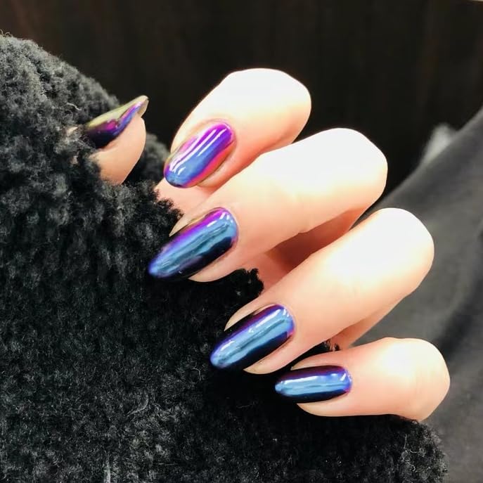 CHARMING MAY Shining chrome powder applied over a gel top coat for shine.