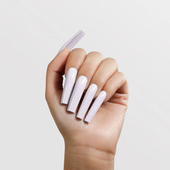 Chaun Legend acrylic powder supports chip-resistant results for professional looks