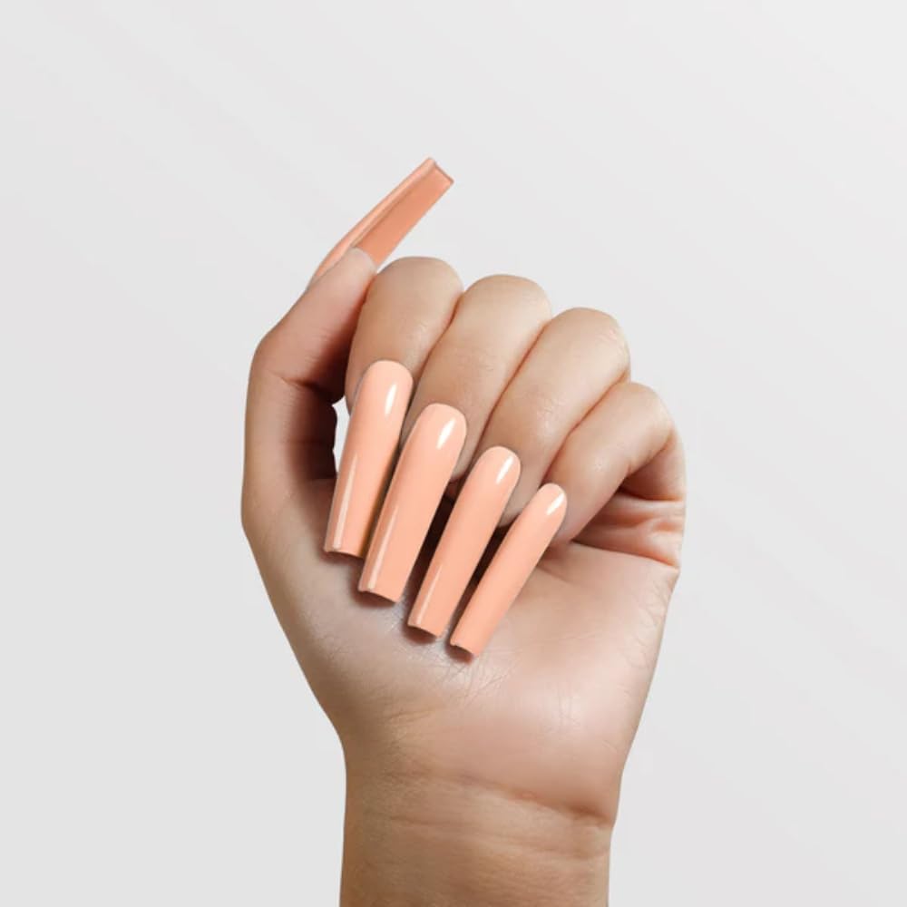 Chaun Legend professional manicures and extensions in action