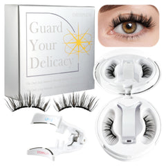 Chensplend magnetic eyelashes application demonstrates easy magnetic attachment for quick, natural-looking wear.