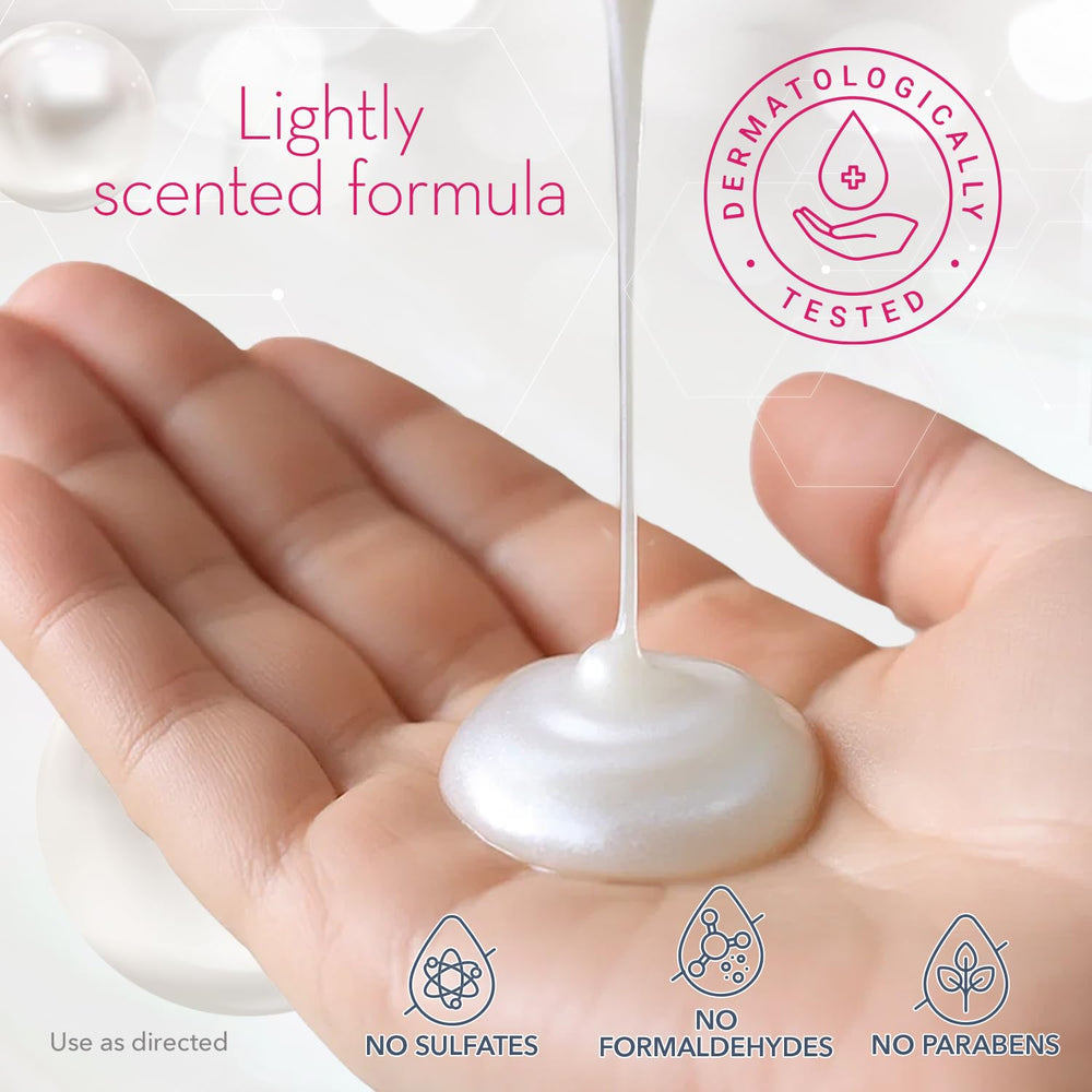 Hands applying Cicatricure Antimanchas Face Wash on the face