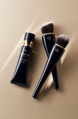 Clé de Peau Beauté Radiant Cream Foundation I10 packaging highlights premium design and sun defense
