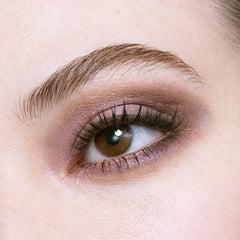 Clé de Peau Eye Color Quad 504 Light Reflecting finish enhances radiance