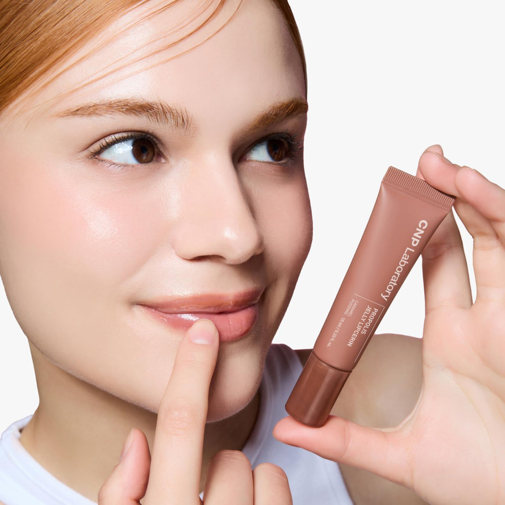 Glossy finish on lips with lasting hydration from Propolis Lipcerin with honey and HA
