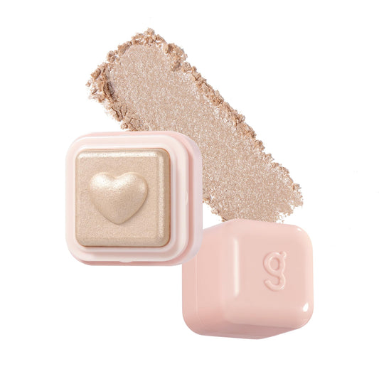 Colorgram Milk Bling Heartlighter Peach Heart close-up highlights a soft glow
