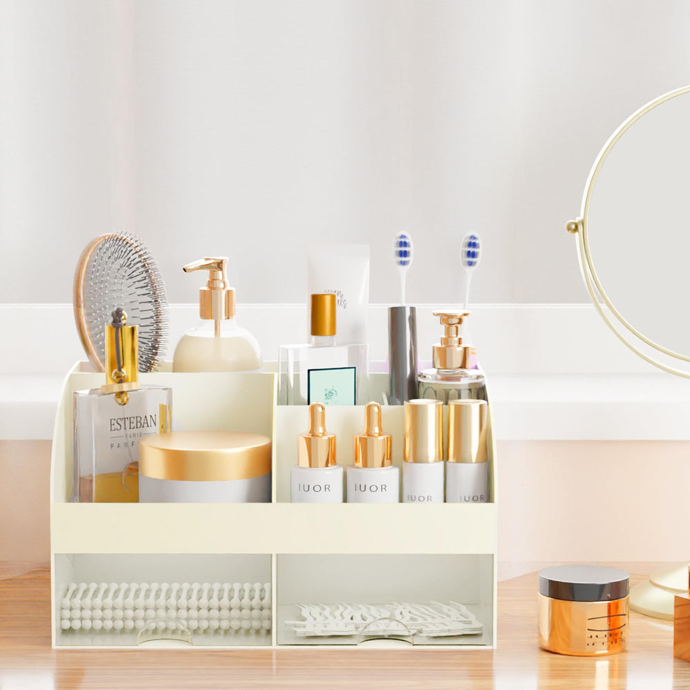 COMFYROOM cosmetic display case on desktop shows essentials clearly