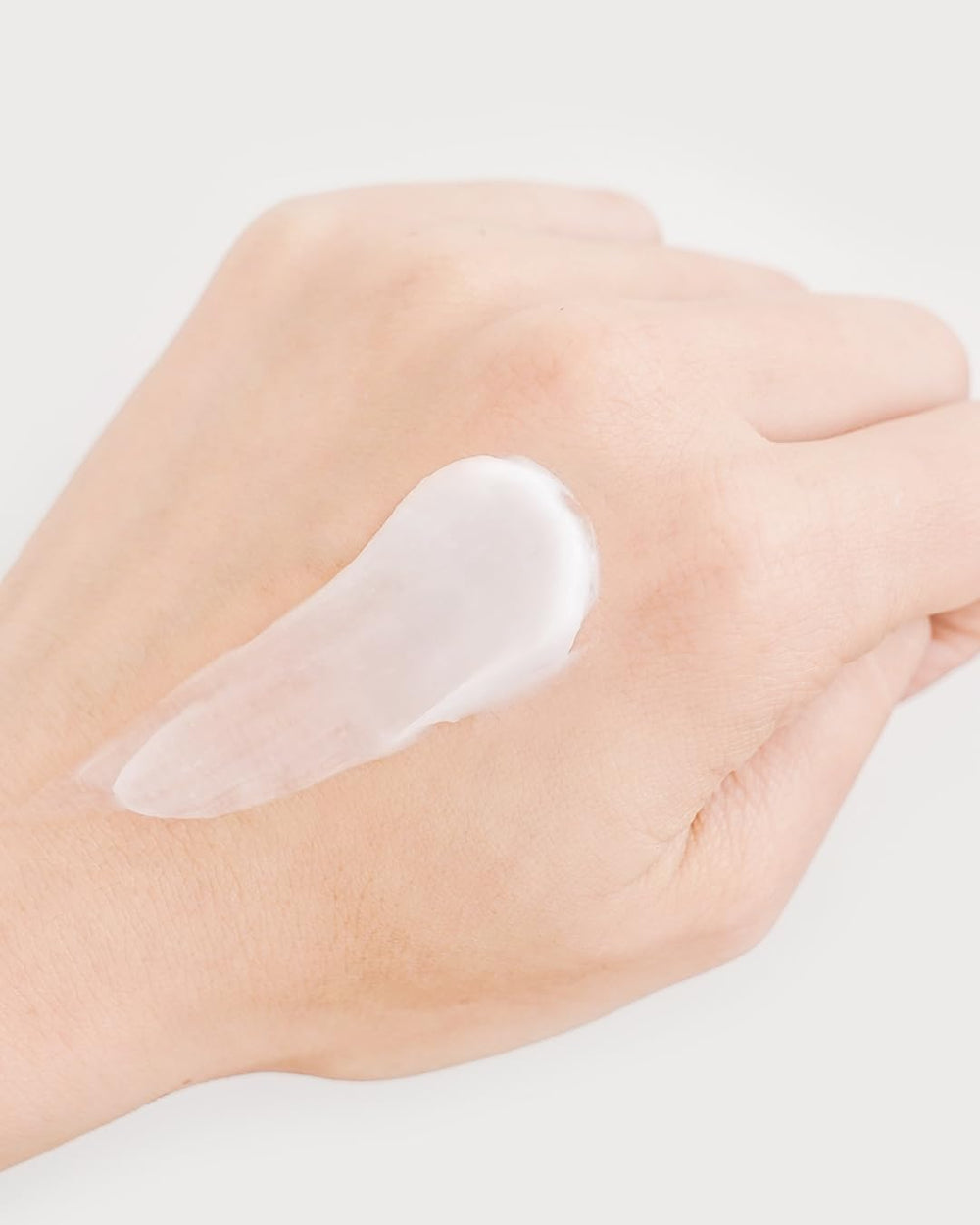 Coreana Ample N Ceramide Shot Cream packaging emphasizes unscented formula for sensitive skin.