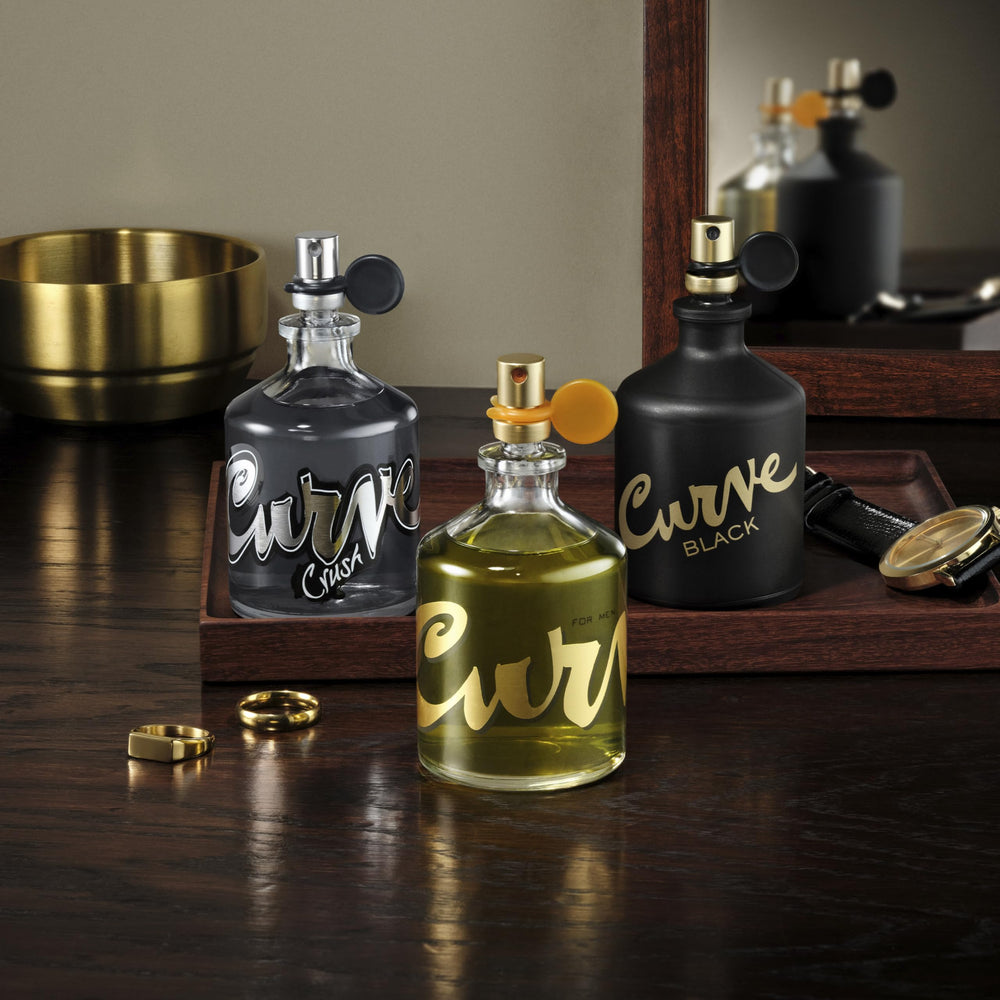 Curve Men Cologne magnetic woody aura enhances confident, everyday moments.