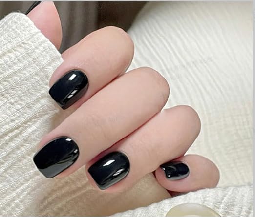 CurvLife gel French tip nails set with natural fit and salon-level finish.