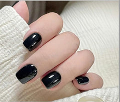 CurvLife gel French tip nails set with natural fit and salon-level finish.
