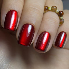 CurvLife press-on nails in short square cat-eye red apricot for a salon-like manicure at home.