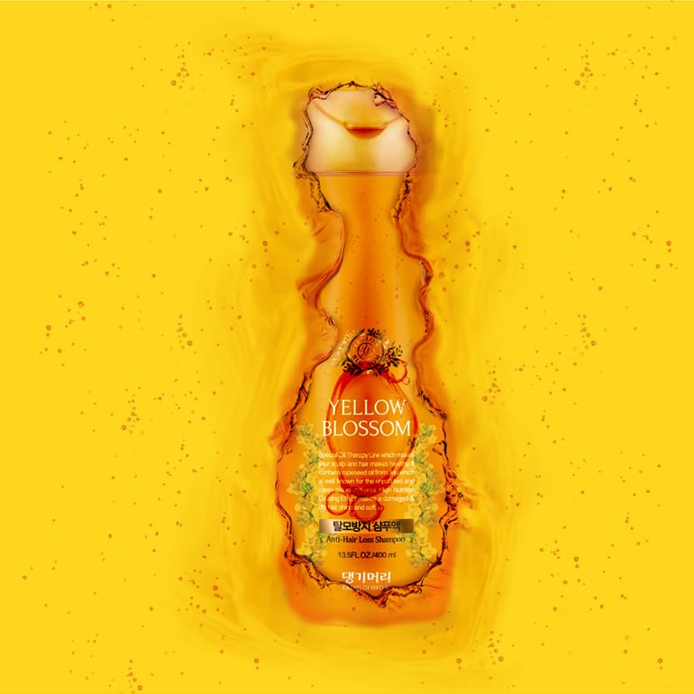 Daeng Gi Meo Ri shampoo foam forming a rich lather for shine