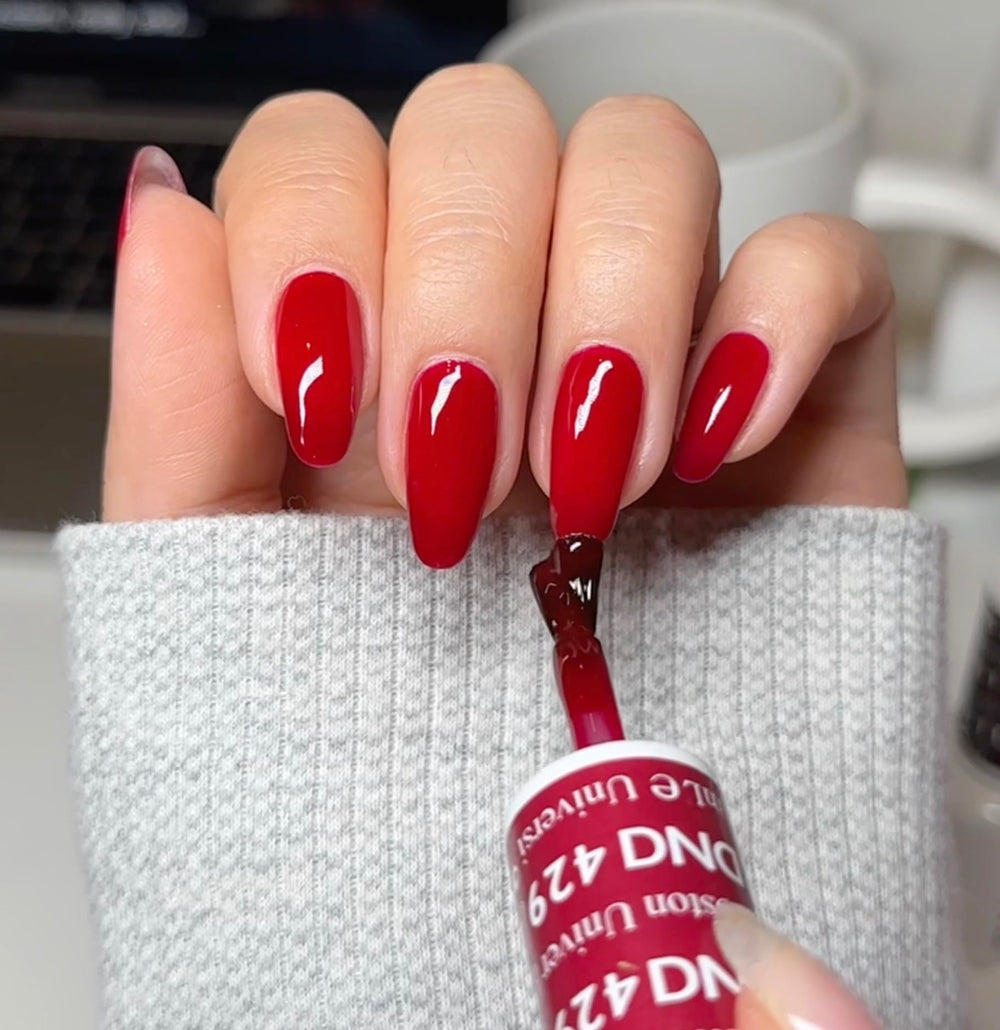 DAISY DND Boston University Red lacquer bottle for glossy finish
