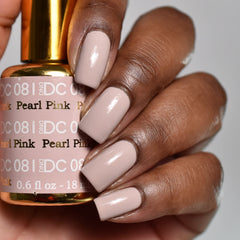 Daisy DND nail lacquer Pearl Pink 081 bottle with smooth, durable finish.